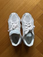 New Balance 9060 Light Grey, Gr. 39.5, Top Zustand,