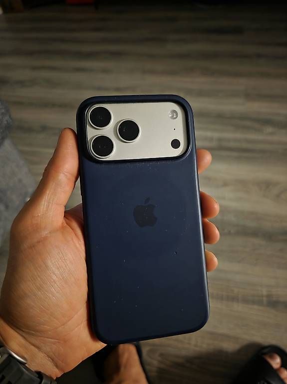 Telefoni cellulari / Smartphones: iPhone 17 Pro Max 256 GB Silver wie neu – Usato da Speicher venduto da Ares21 2