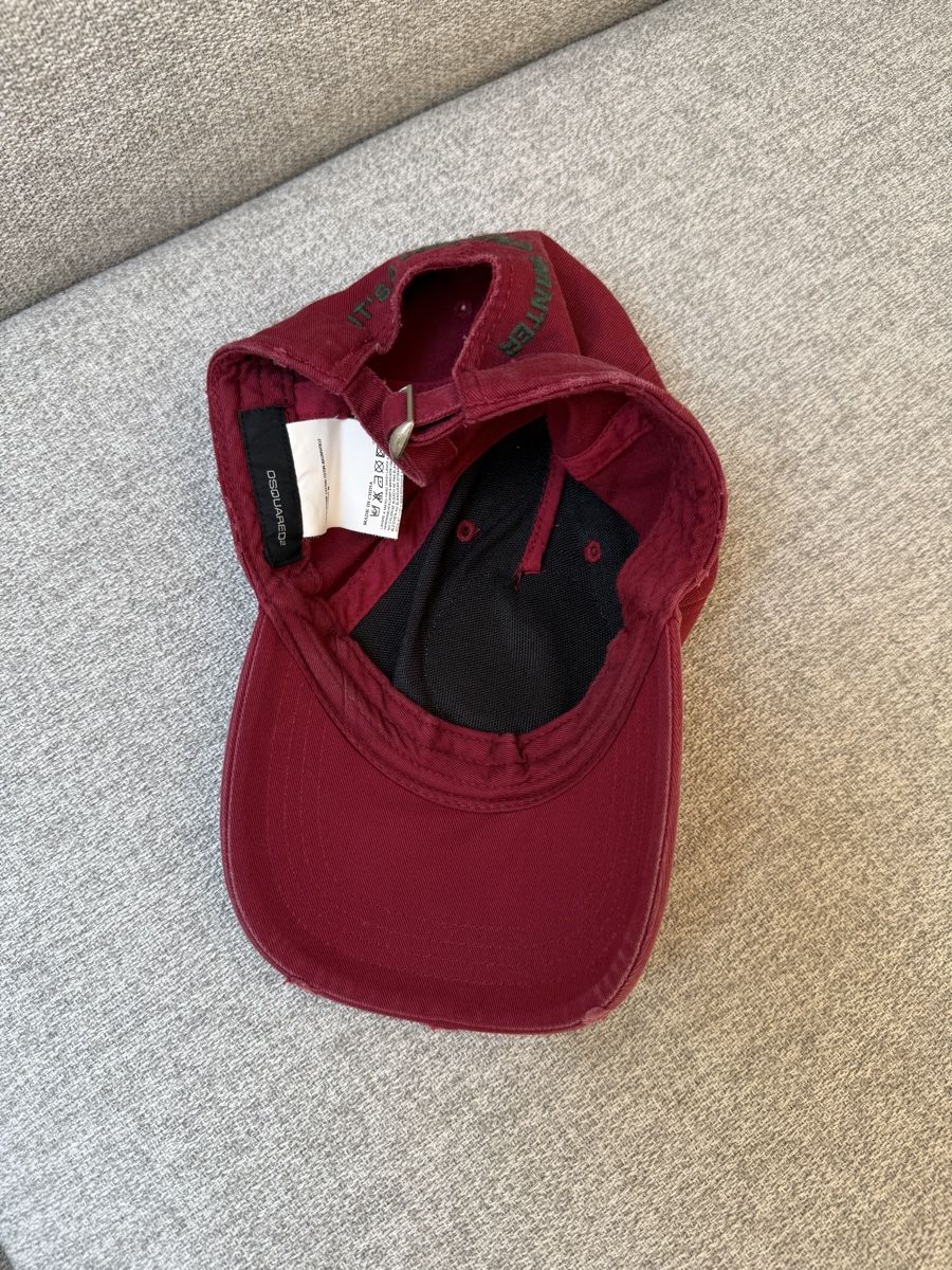 Dsquared2 Altro in  Abbigliamento & Accessori: Dsquared2 Cap, bordeauxrot, Neu – Nuovo (secondo la descrizione) da Biel-Benken BL venduto da Aplus0 1