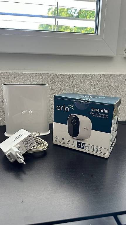 Caméscopes: Kit Arlo Essential  2 caméras + station de base – D'occasion à Morges par ake_785h