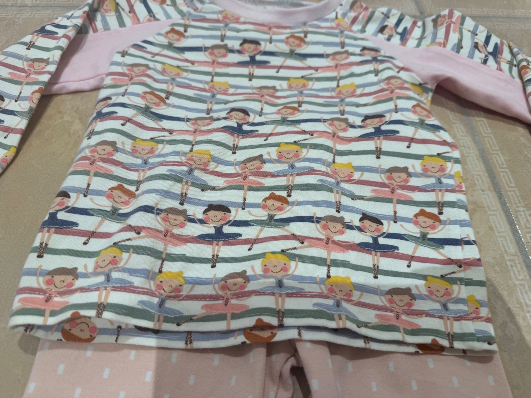 Pyjamas: süsser handgenähter Pyjama, 2J 92 – D'occasion à Klingnau par Markus14 4