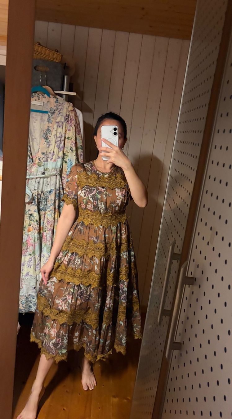 Kleider: Floral Brown Midi Dress – Gebraucht aus St.Josefen von lop_lh8d 4