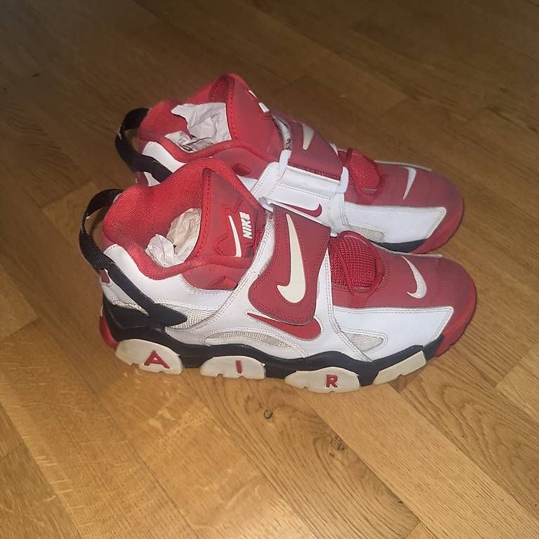 Scarpe da uomo: Nike Air Barrage Mid White Black Red – Usato da Wil SG venduto da bul_nth5 2