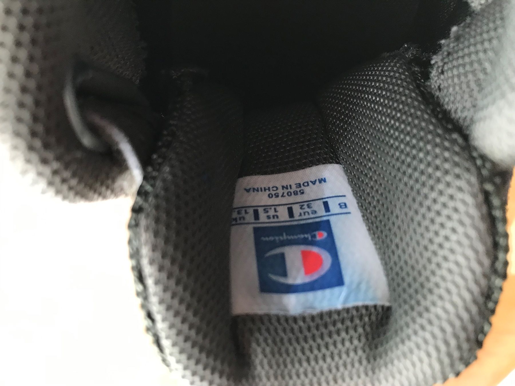 Champion Scarpe per ragazzi: Sneaker Turnschuhe von Champion Grösse 32 – Usato da Emmenbrücke venduto da Hathor123 7