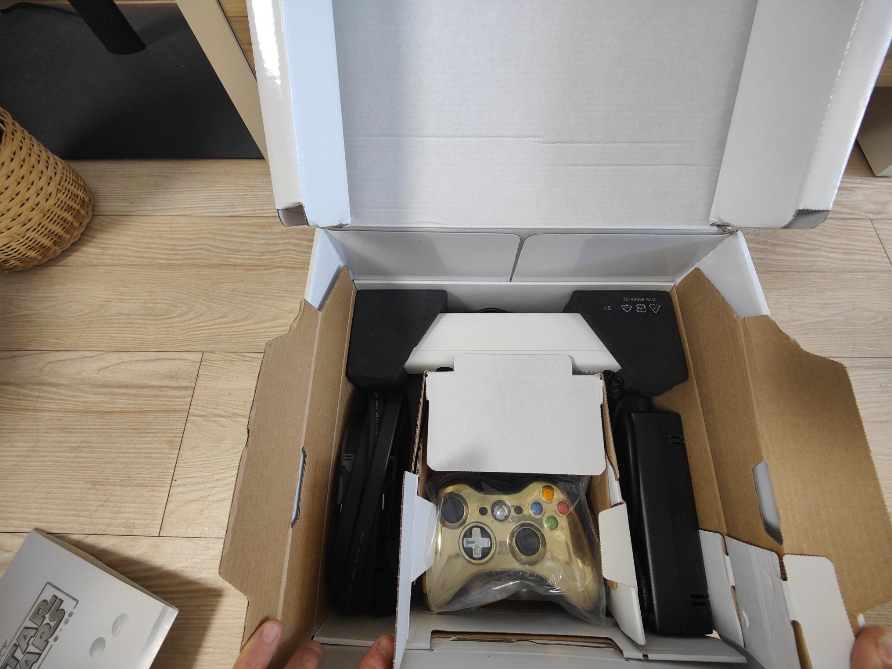 Microsoft Consoles: Console Xbox 360 "Édition Star Wars" en Boîte – D'occasion à Châtelaine par Chompis 2