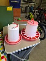 Futter- und Wasserglocke für Hühner