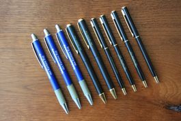 9 Kugelschreiber (3 verschiedene Sorten)
