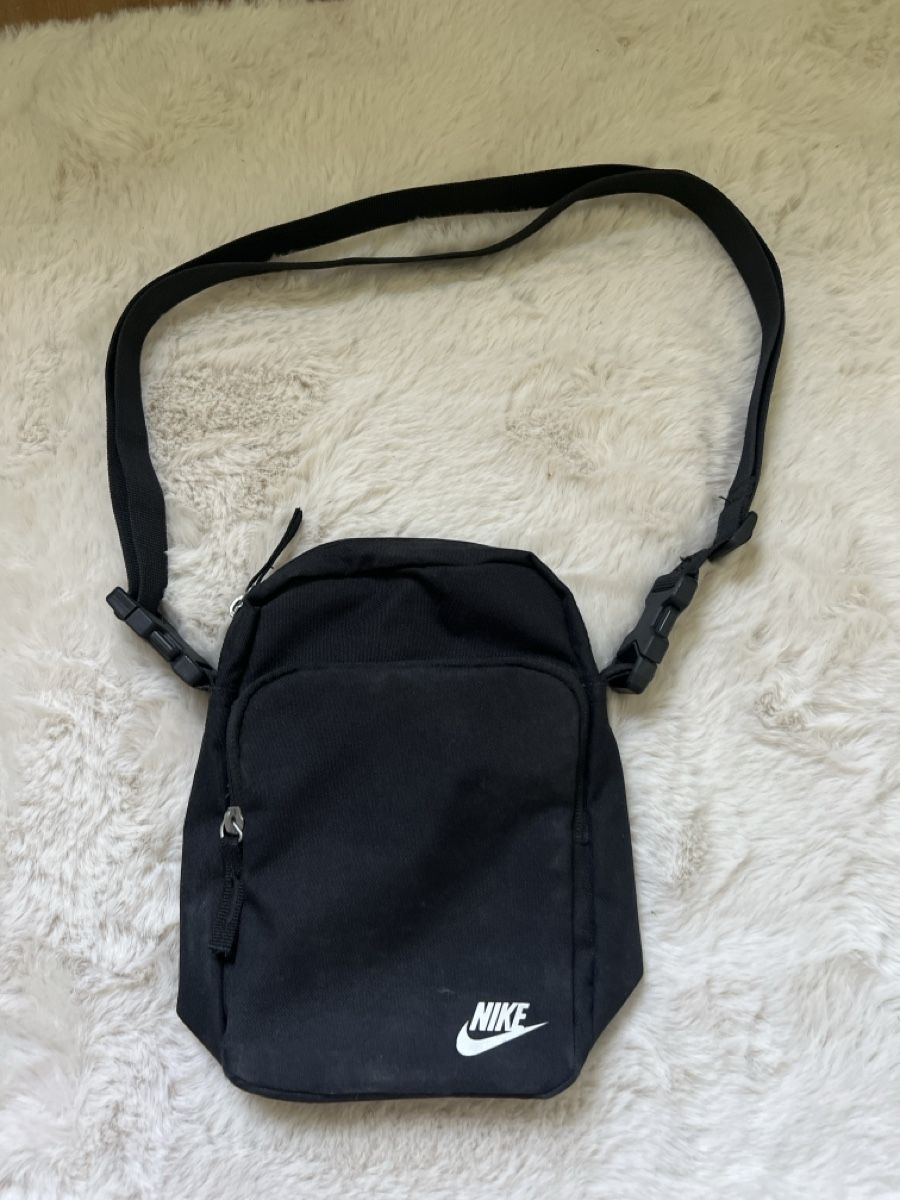 Nike Borse: Sacoche Nike – Usato da Vauffelin venduto da lia_957c