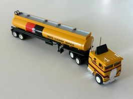 U.S. FREIGHTLINER - TANKZUG 1/87  " SAFETY CLEAN "