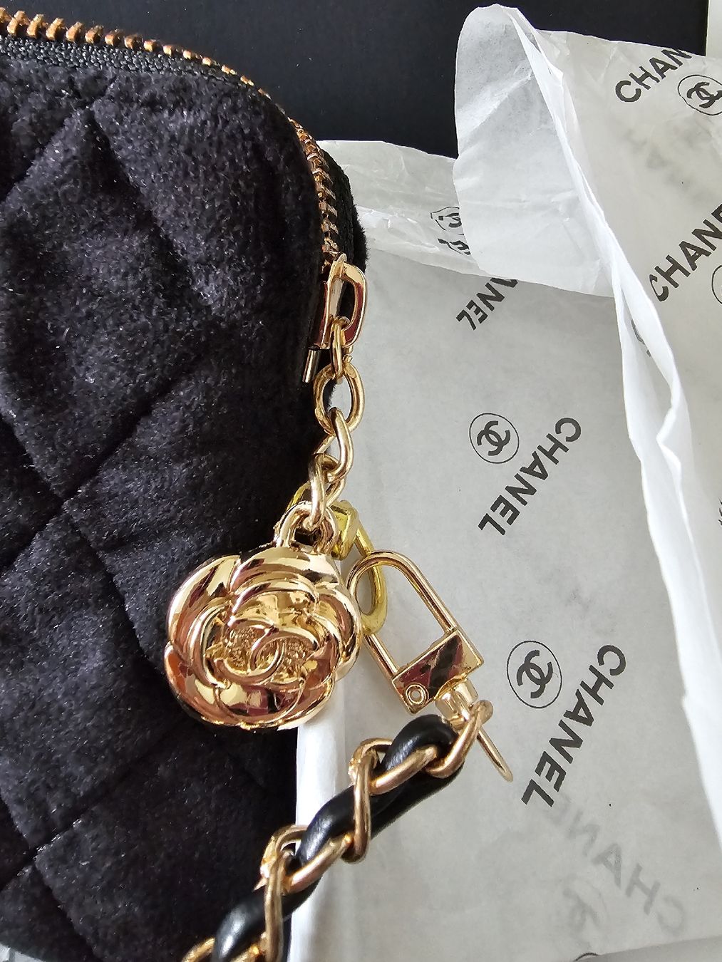 Chanel Taschen für Damen: Chanel Abendsamttasche schwarz – Neu (gemäss Beschreibung) aus Wetzikon ZH von sane1972 4