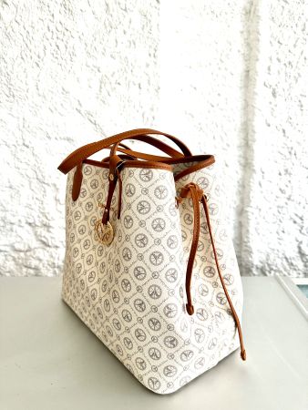 Grosser  Shopper aus Veganleder
