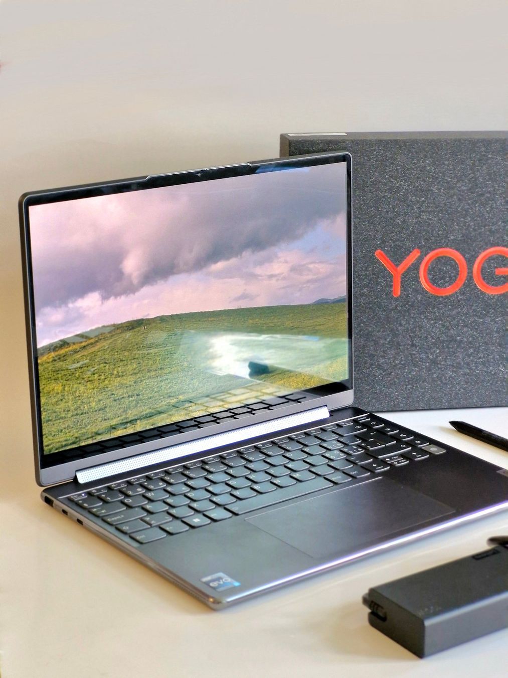 Lenovo Portables: Lenovo Yoga 9 14IRP8 – D'occasion à Zürich par gab_2kqr