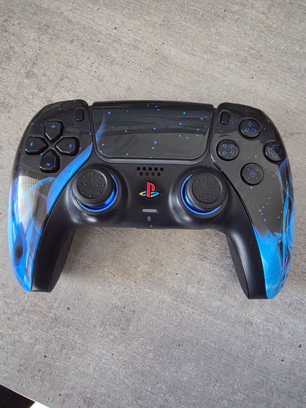 Sony Controller: PS5 Controller "Blue Fire" Design - Top! – Nuovo (secondo la descrizione) da Sargans venduto da ver_ncy5