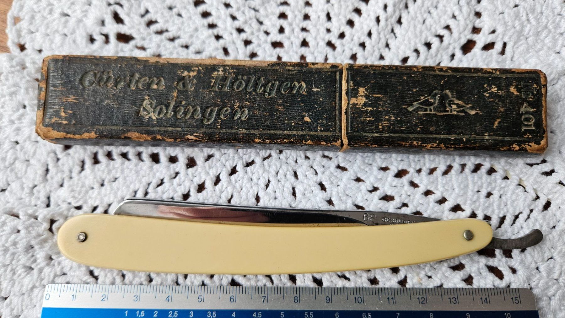 Rasoi & Lamette da barba: Antikes Rasiermesser mit Etui – Usato da Untervaz venduto da FullFlap777 2