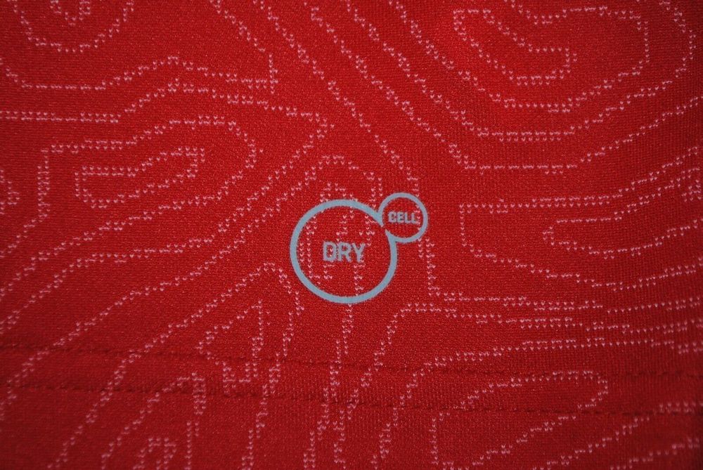 Schweizer Nati Maillots de corps & Pantalons: ORIGINAL SCHWEIZ NATI SAISON 2018/20 MAILLOT PUMA SVIZZERA S – Neuf (Voir description) à Zürich par TRIKOTKAISER 6