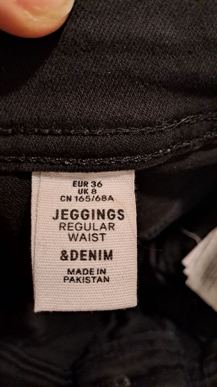 H&M Jeans: Jeans noir Denim Taille 36 – Gebraucht aus Rolle von Loutre84 2