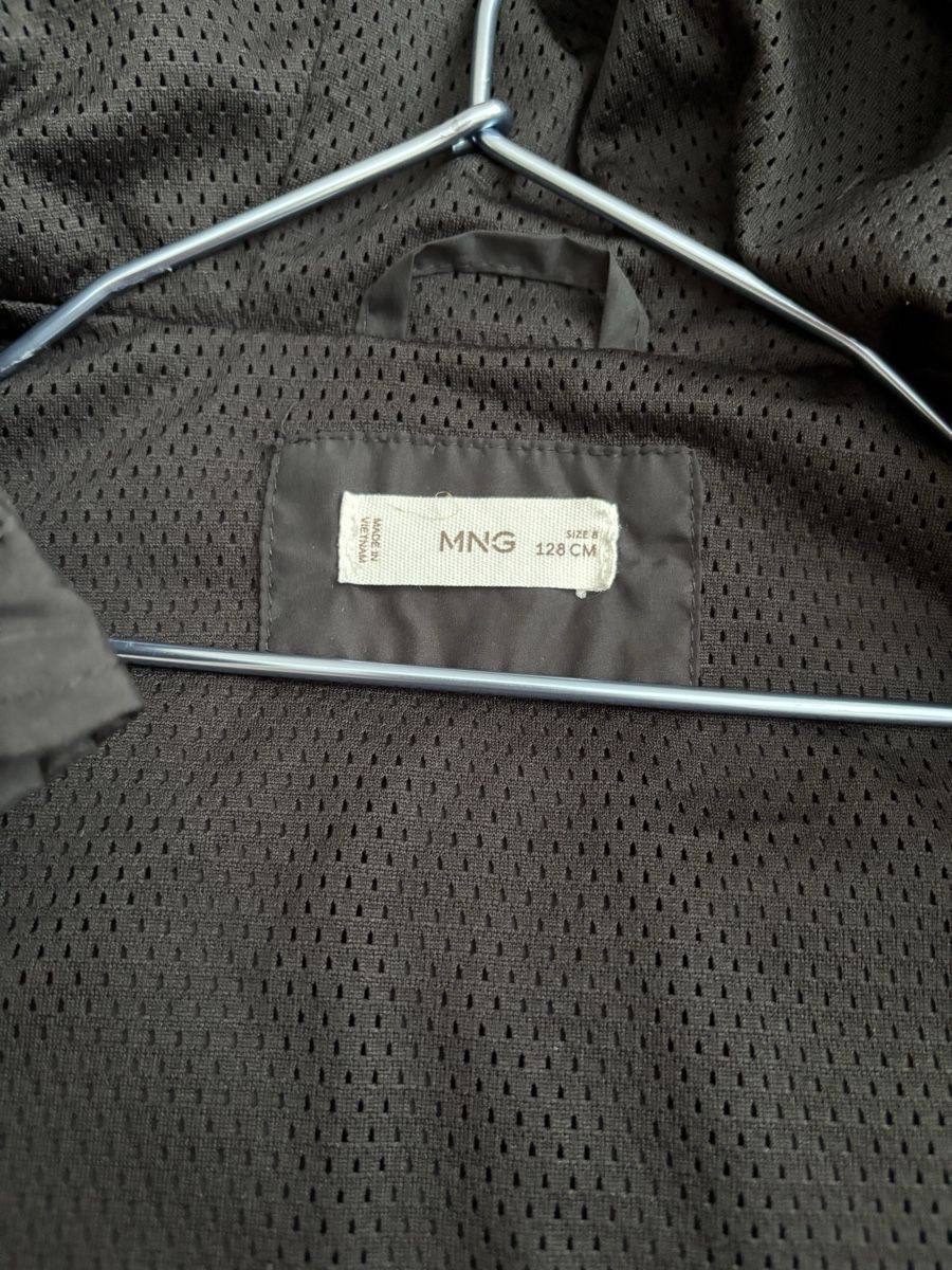 Mango Jacken: Mango Regenjacke – Gebraucht aus Augst BL von fine-art 1