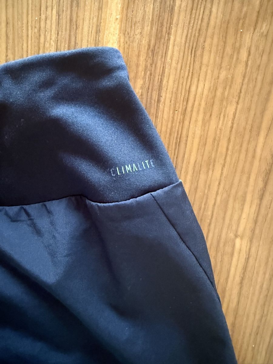 Adidas Pantalons: Short Adidas XS – D'occasion à Fully par siebst 3