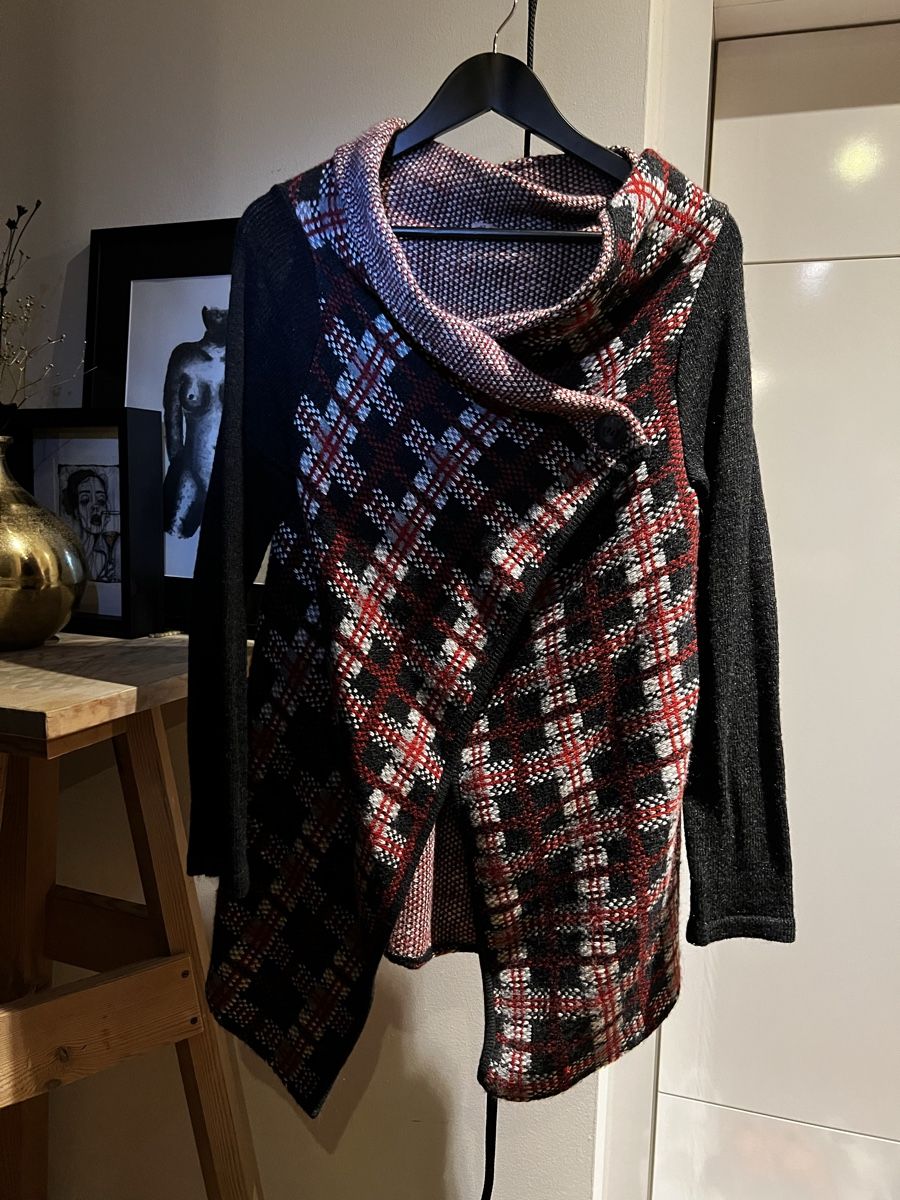 Vestes: Strickjacke Grösse 40 – D'occasion à Widnau par mir_785n 2