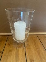 Windlicht aus Glas mit Blumenranken