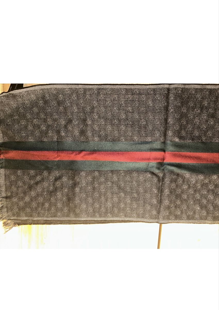 Gucci Schals: Sciarpa Gucci uomo – Gebraucht aus Gravesano von mer_xc6b 4