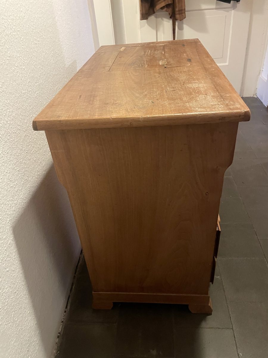 Tavoli: Tolles altes Nähmaschinentischchen – Usato da Bern venduto da mymo01 3