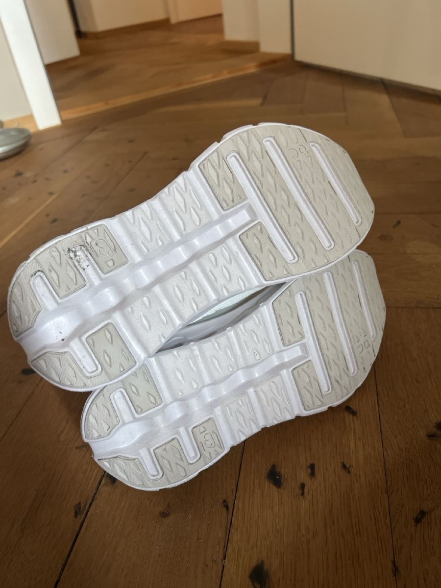 Scarpe da donna: On Cloud Tilt – Usato da Zürich venduto da Sarah552 2