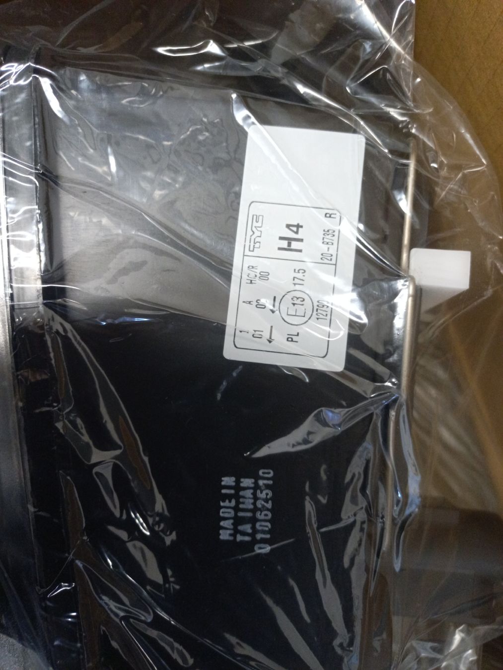 Fari: Frontscheinwerfer TYC 20-11735-05-2 Neu & Originalverpackt – Nuovo e nell'imballaggio originale da Laupen ZH venduto da SportcarsLaupen 1