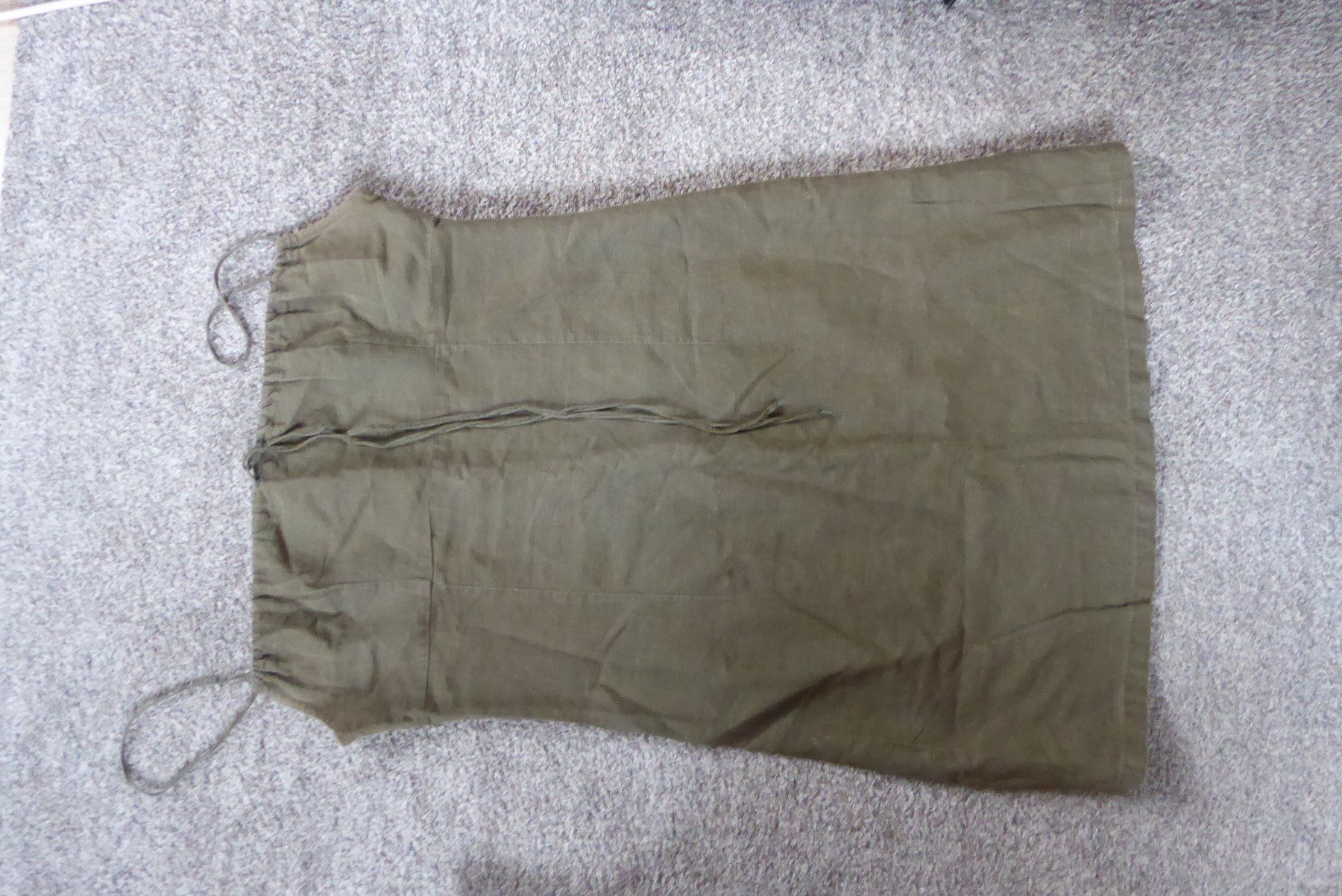 Kleider: Sommer Kleid Oliv Gr 42 45% Leinen – Gebraucht aus Sargans von Benziner 1