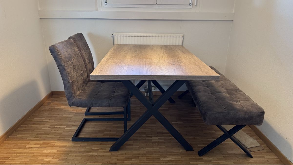 Tischset: Dining Table and Bench Set, Oak Effect, Metal Legs – Gebraucht aus Schlieren von and_z8fb 2
