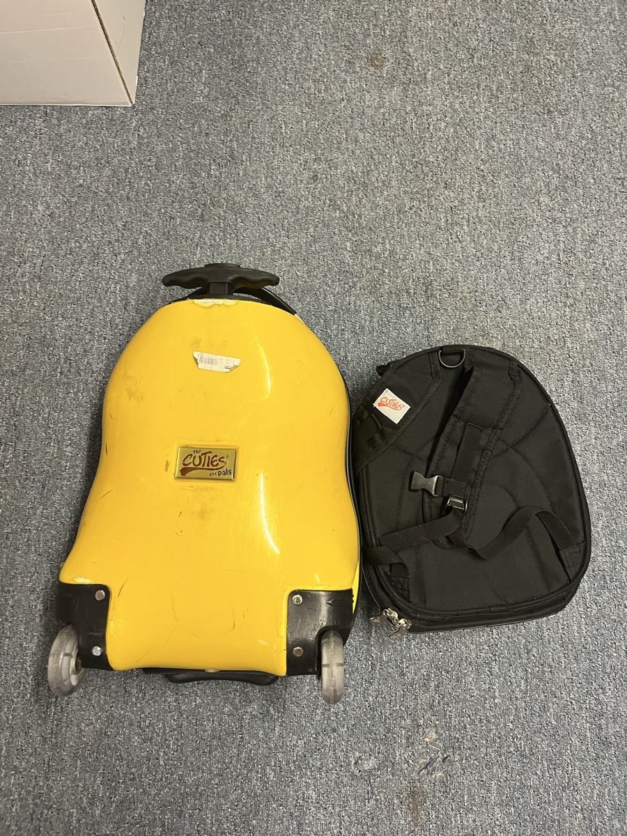 Valigie: Childrens Suitcase Set Bee Motif Acceptable Condition – Usato da Zürich venduto da Proton_Slit 4