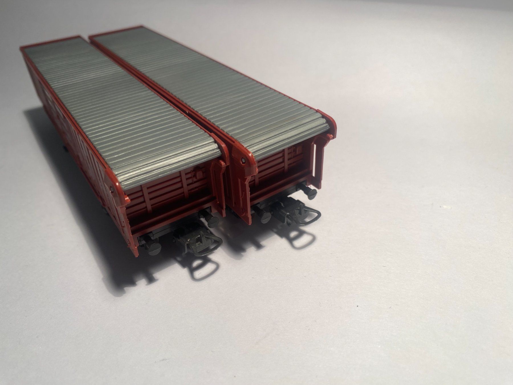 Lima Modelleisenbahnen: Lima 2x Güterwagen Findus SNCF, DC Achsen – Gebraucht aus Buchrain von Modellbahn11 3