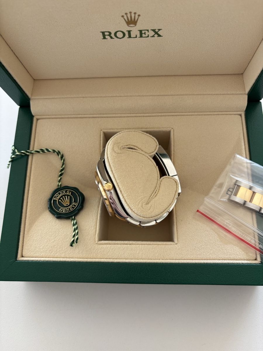 Rolex Orologi: Rolex Explorer 124273 FULL SET - MINT CONDITION – Nuovo (secondo la descrizione) da Lugano venduto da miki_30 2
