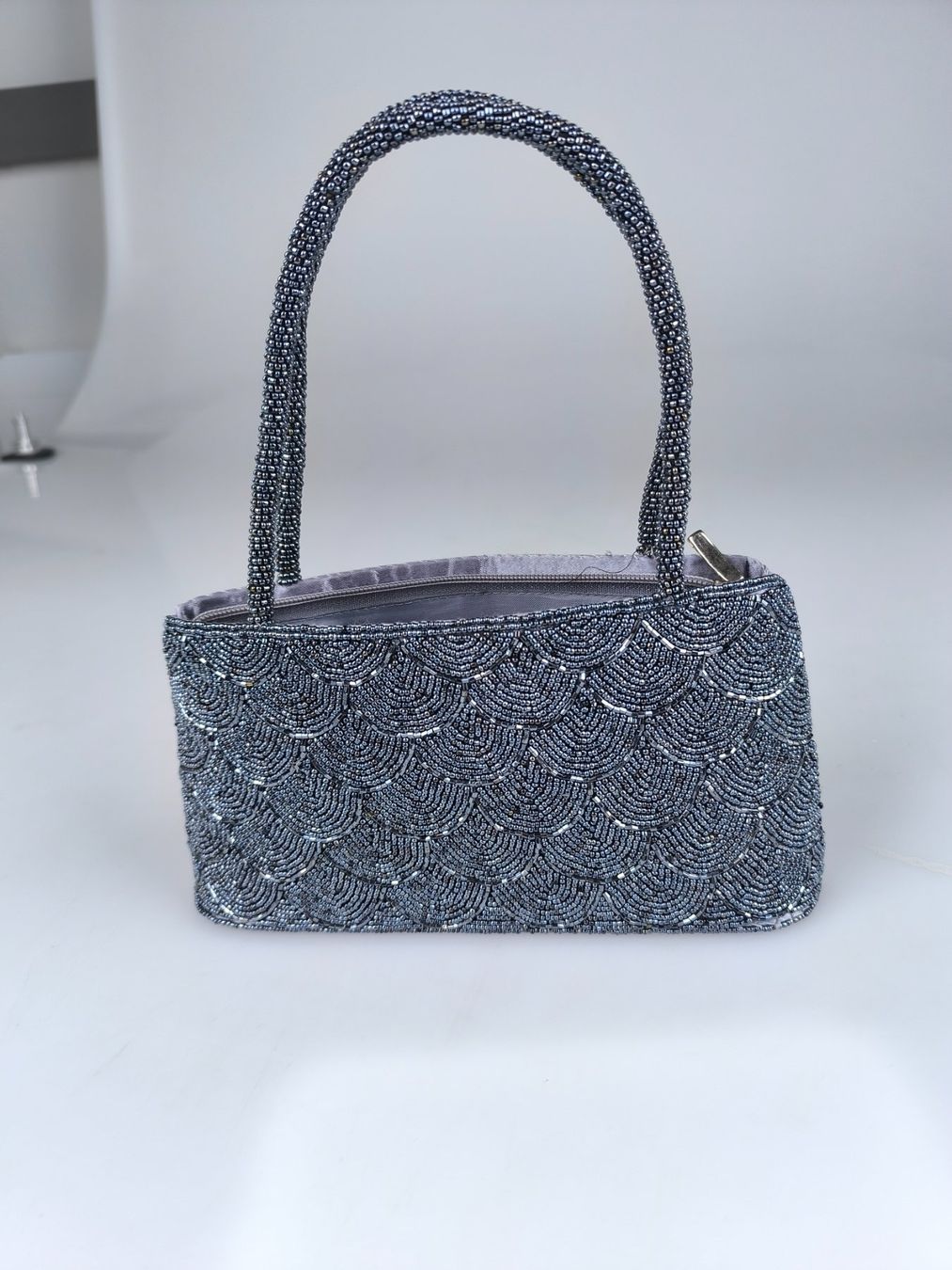 Borse da donna: Vintage-Handtasche Grau/Silber-Töne – Usato da Rüti ZH venduto da Restwert_Rueti_ZH