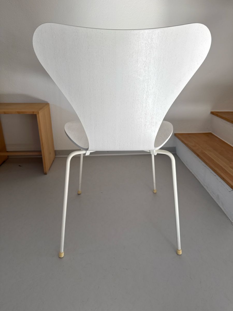 Fritz Hansen Stühle: Fritz Hansen Stuhl Serie 7, Weiss Esche – Gebraucht aus Biel/Bienne von anittebmusik 4