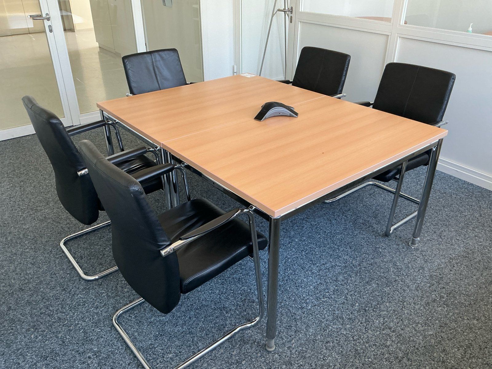 Scrivanie: Konferenzraumtisch mit 5 Stühlen – Usato da Zürich venduto da PIPM_Switzerland 2
