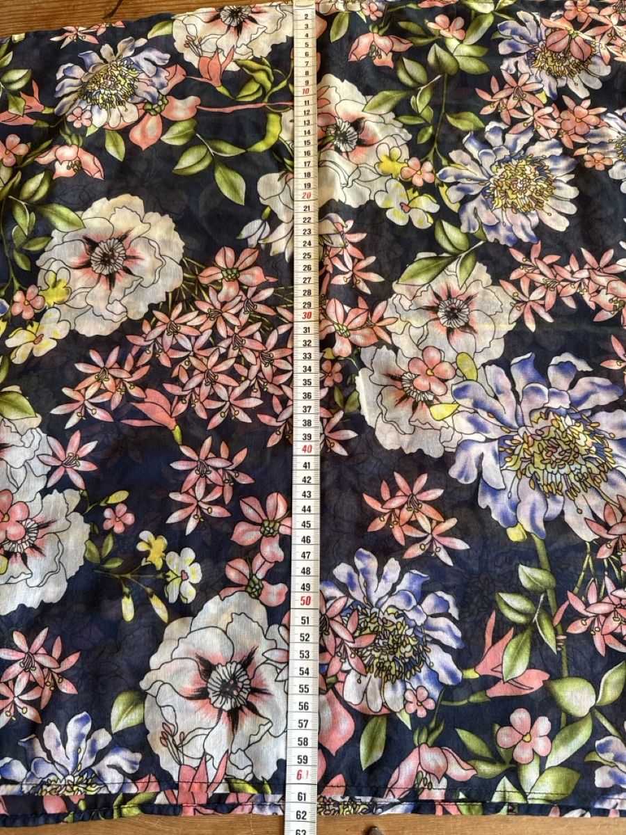 S.Oliver Foulards, Tücher & Schals: s.Oliver Schal, Dunkelblau mit Blumenmuster, Sommer-Look – Neu (gemäss Beschreibung) aus Mauren von ducducturi 1