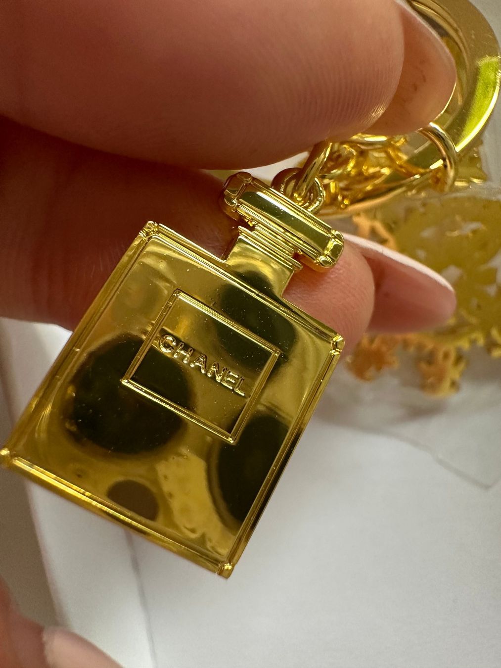 Chanel Portachiavi: CHANEL  Schlüsselanhänger – Nuovo e nell'imballaggio originale da Steinmaur venduto da regenbogen052 3