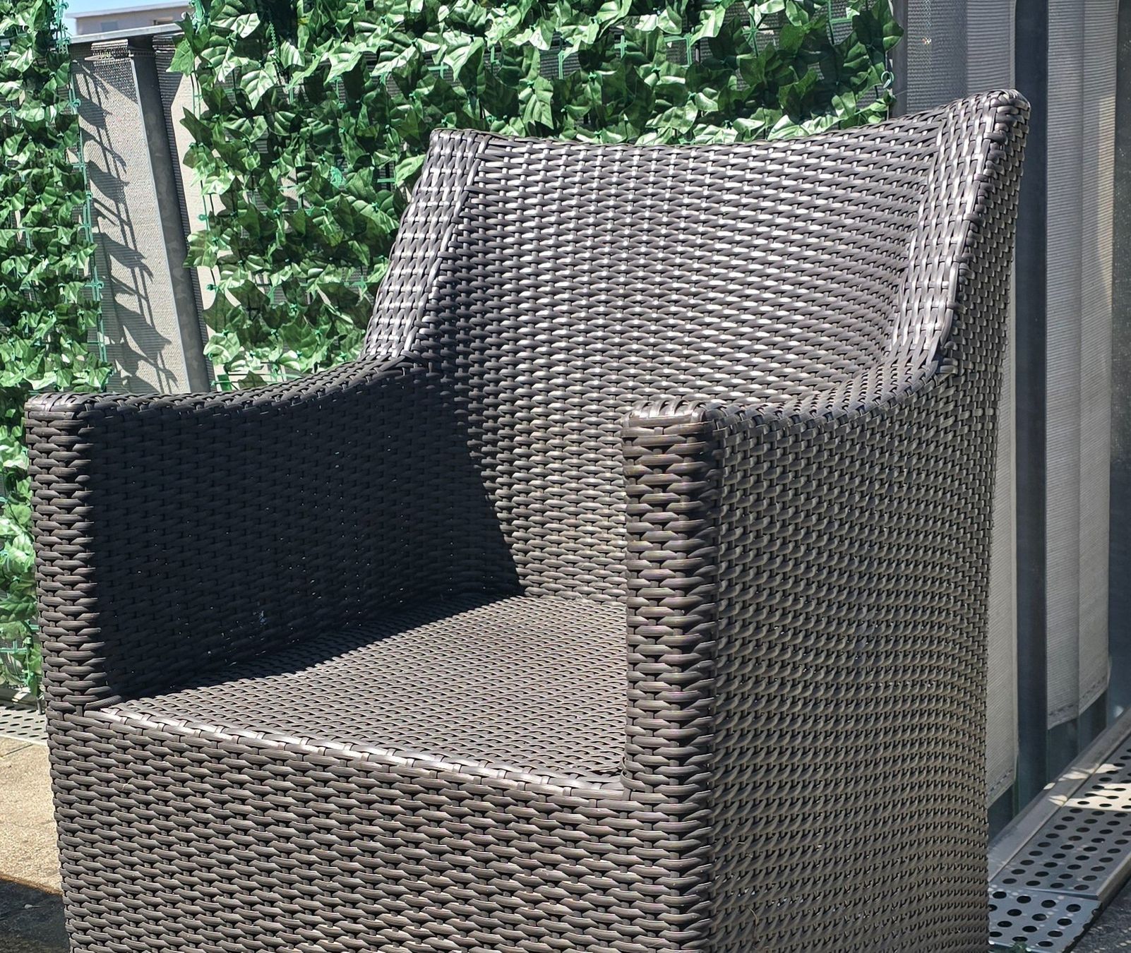 Pfister Set di tavolo e panche: Gartentisch inkl. 4 Stühle aus Rattan – Usato da Winterthur venduto da alm_p7zs 2