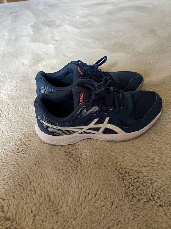 Asics Scarpe per ragazzi: Asics Hallenschuhe blau – Usato da Lenk im Simmental venduto da niczbaeren 1