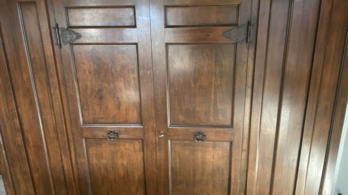Armadi: Antiker Holzschrank – Usato da Nuglar venduto da Fun_and_Sun 1