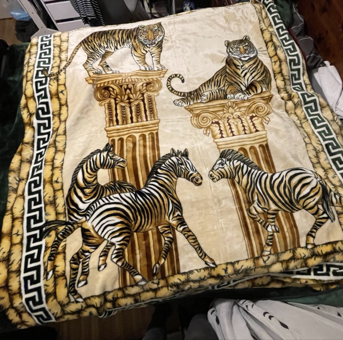 Coperte: Decke  mit Tiger und Zebra Motiv – Usato da Zürich venduto da Belisimo