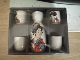 Servizio da sakè giapponese, motivo geisha, nuovo!