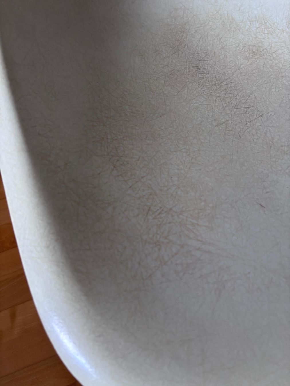 Eames Stühle: Eams Plastic Chair – Gebraucht aus Winterthur von Muwka 3