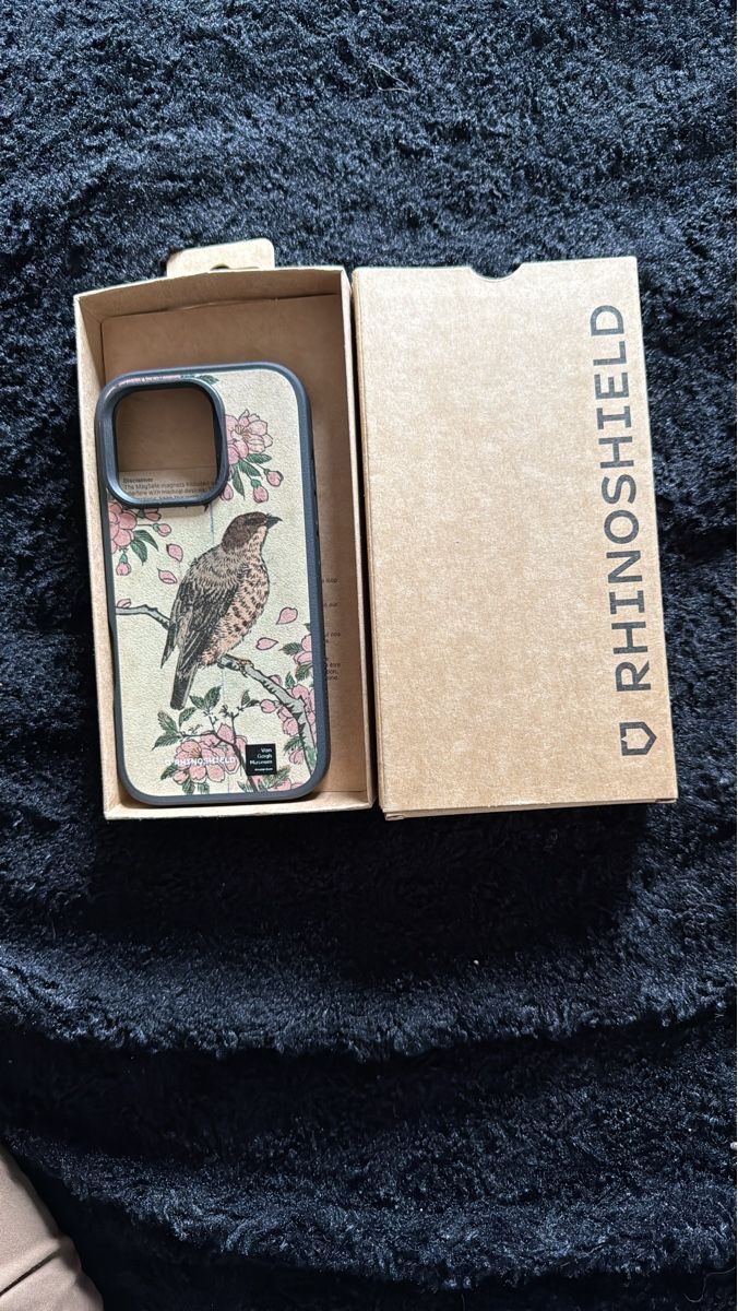 Apple Cover & Protezioni schermo: Coque Rhinoshield iPhone 16 Pro - Motif oiseau & fleurs – Nuovo e nell'imballaggio originale da Epesses venduto da Deb-oh