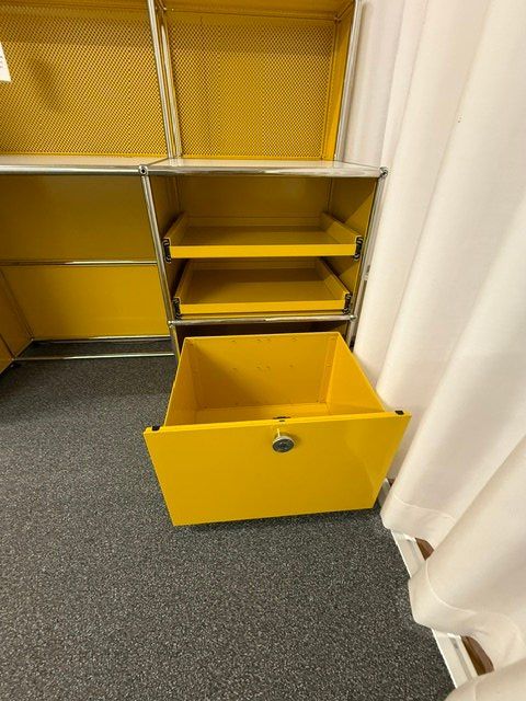 USM Scrivanie: USM Arbeitsplatz, gelb, Ausstellungsmodel – Nuovo (secondo la descrizione) da Lenzburg venduto da Buerokonz 3