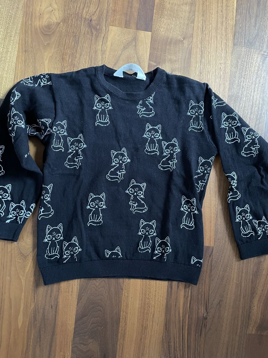 H&M Maglioni & Felpe: Süsser Katzenpullover Gr. 122/128 schwarz H&M – Nuovo (secondo la descrizione) da Fehraltorf venduto da Nadja0205 1