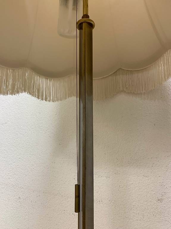Lampade: Vintage Stehlampe aus Messing mit Fransen – Usato da Obernau venduto da Arche_Noah_Brocki 5