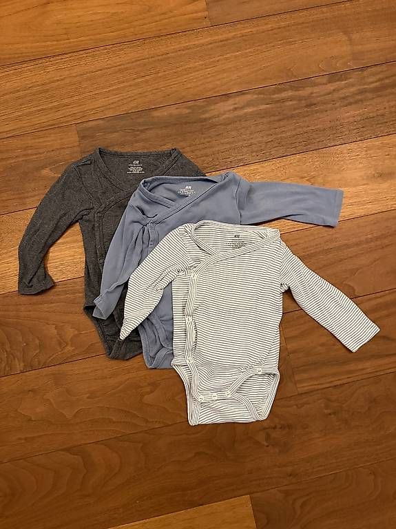 H&M Kleiderpakete & -sets: Set Wickelbodys H&M Grösse 74 – Gebraucht aus Zürich von domeldidom