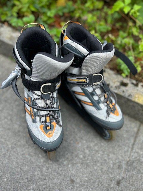 Patins à roul. & inline: Inlineskates Rollerblade Grösse 36/40 EU grau-anthrazit – D'occasion à Rothenburg par stacostaco 3
